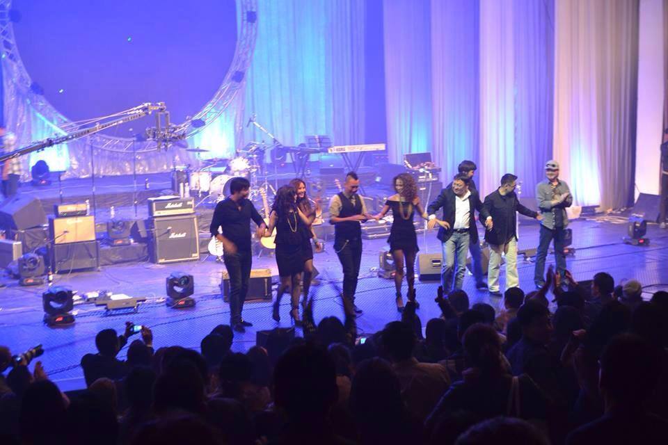 “Bee Gees” хамтлагийн уран бүтээлүүд дахин тайзнаа амилна